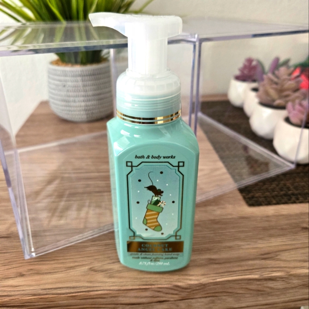 Coconut 🥥 Angel Cake Bath & Body Foaming Handsoap • New •